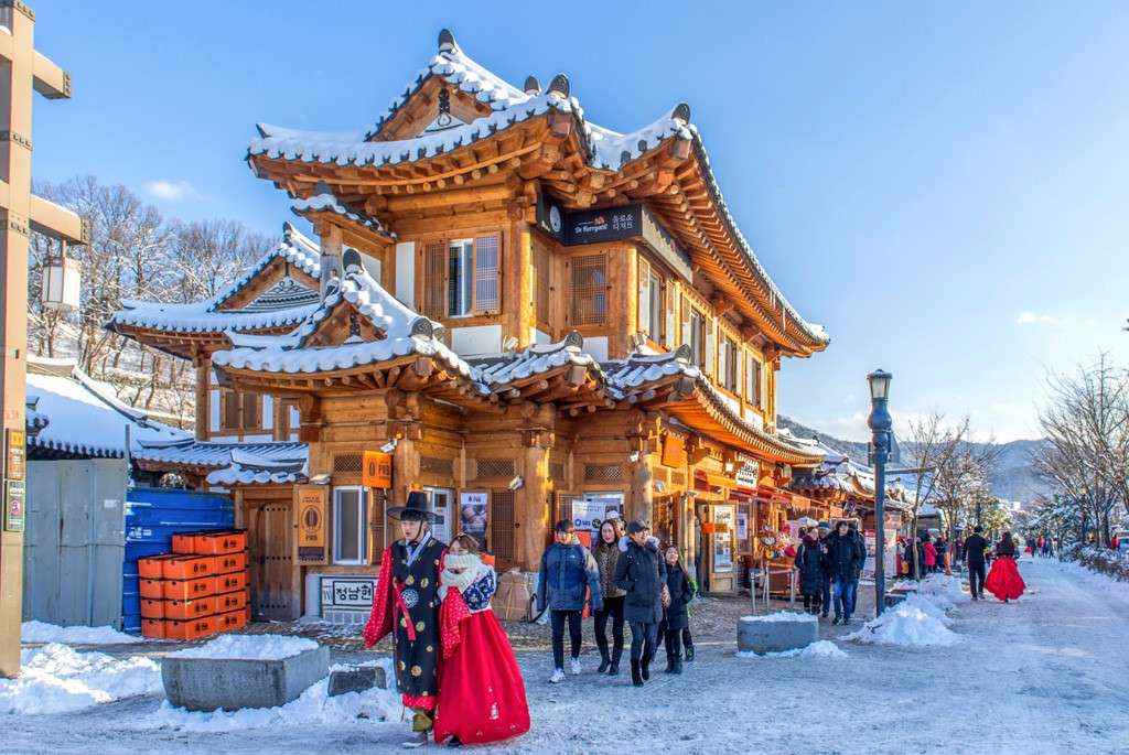MÙA ĐÔNG HÀN QUỐC CÓ ĐẸP KHÔNG KHÁM PHÁ MÙA TUYẾT TRẮNG XỨ HÀN TOUR 6N5Đ TỪ HÀ NỘI - SÀI GÒN – BUSAN – SEOUL – TRƯỢT TUYẾT – INCHEON – TÀU ĐIỆN VEN BIỂN TRẢI NGHIỆM TÀU CAO TỐC KTX TUYẾN BUSAN 